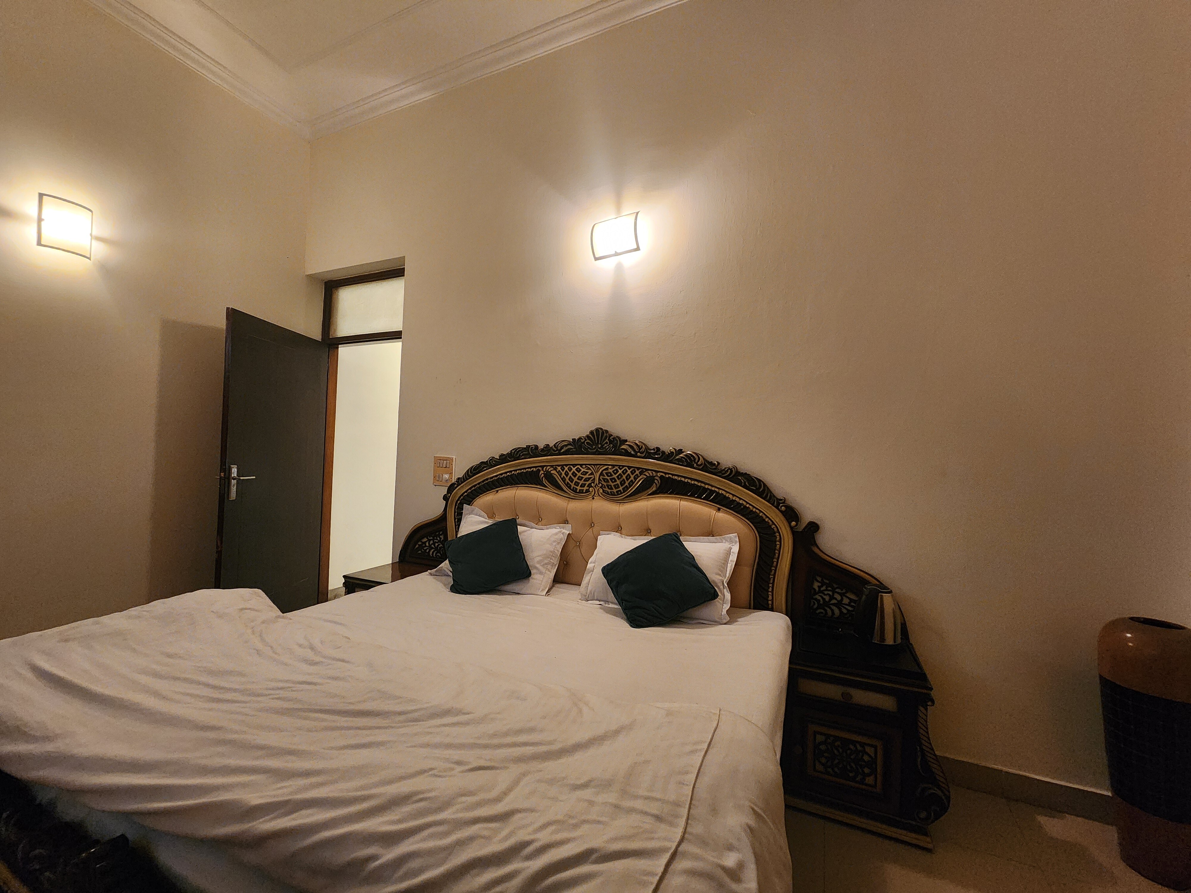 Hotel The Own Stay-Urban Boutique - Tap to explore photos