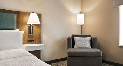 Hampton Inn & Suites Tacoma / Puyallup Room Type - 1KG MOB HEAR ACC RI-SHW NS