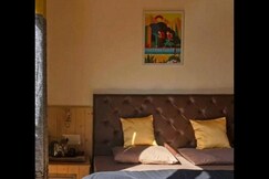 Misfits Hostel and Cafe