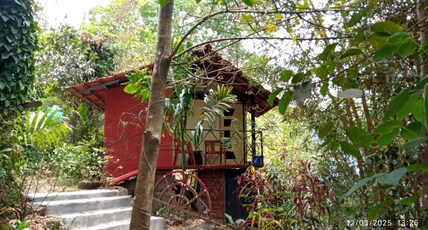 Hillock | Tree House & Villa Room Type - AC Hut