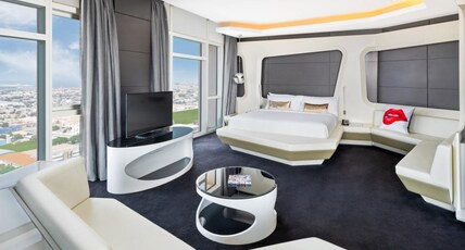V Hotel Dubai, Curio Collection by Hilton Room Type - King Vibrant Suite