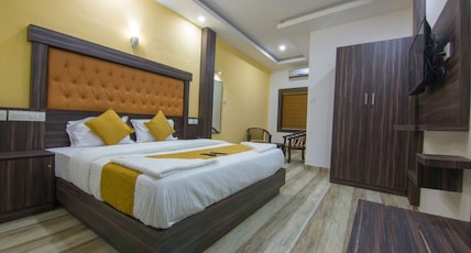 Hotel Kochi Crown Room Type - Deluxe Non AC Hotel Kochi Crown Room Type - Deluxe Non AC