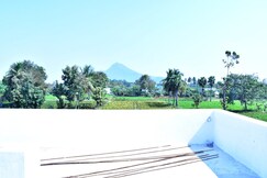 Arunachala Mountain Retreat House