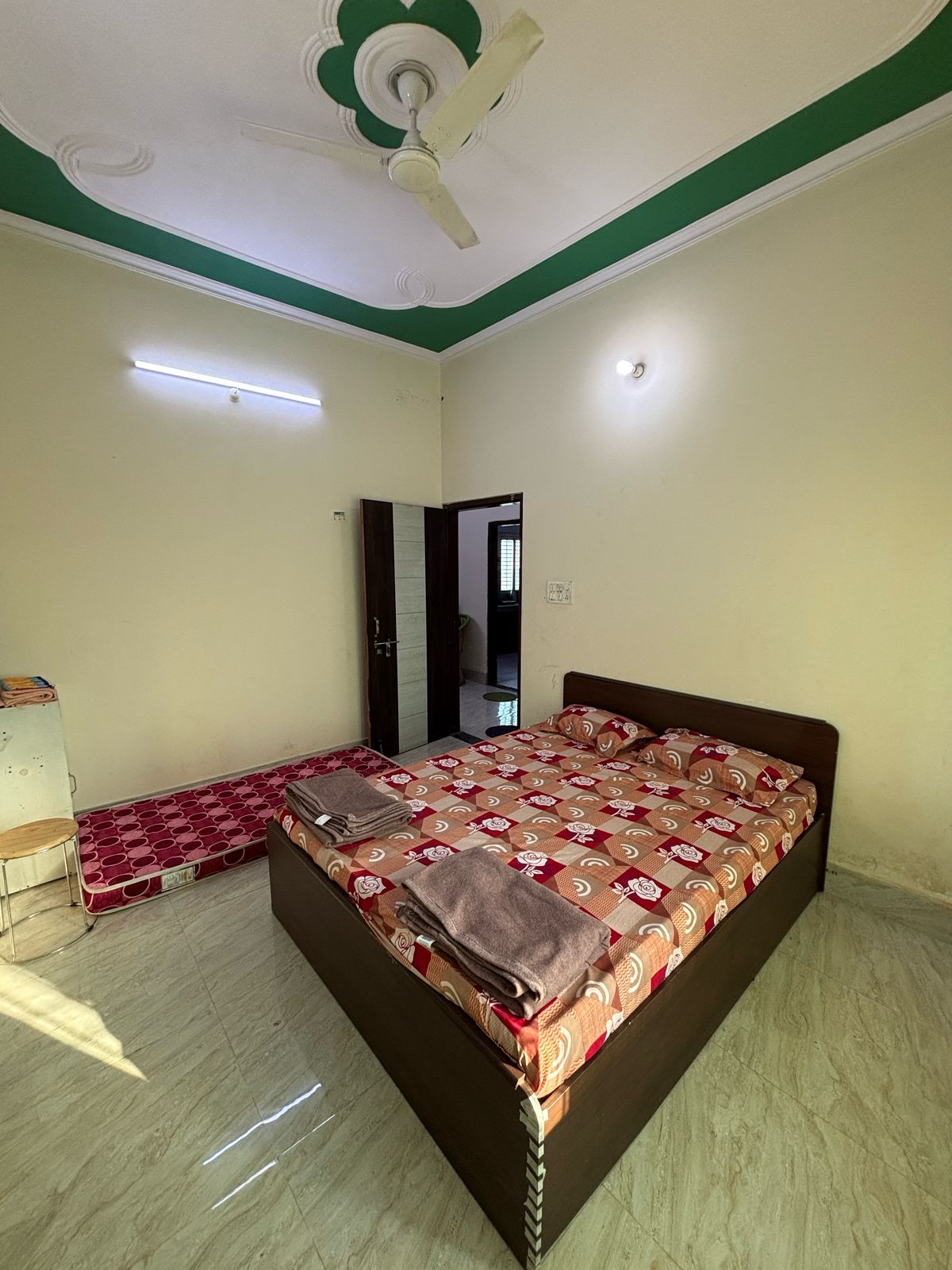 Family homestay | Entire 2 bhk - Tap to explore photos