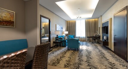 Crowne Plaza Riyadh RDC Hotel & Convention, an IHG Hotel Room Type - 1 Bedroom Suite Garden View
