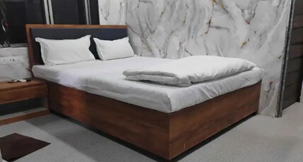 FabHotel Comfort Zone Room Type - Premium Room