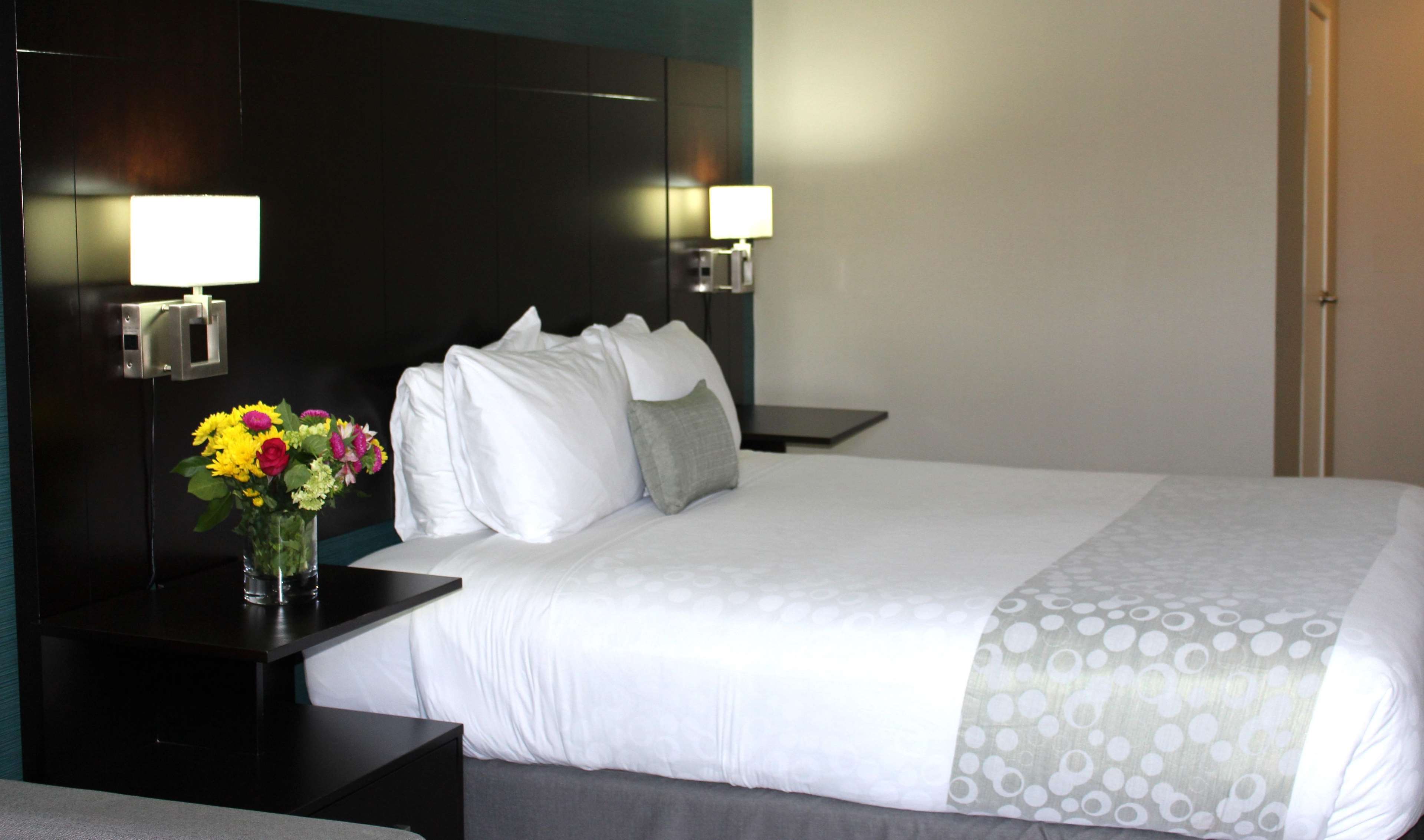 Best Western Plus La Mesa San Diego - Tap to explore photos