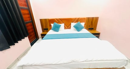 Hotel Galaxy 700 (Only 10 Min Walk from Temple) Room Type - Deluxe Non AC Room Hotel Galaxy 700 (Only 10 Min Walk from Temple) Room Type - Deluxe Non AC Room
