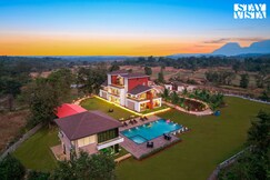 The Grand Crest w/ Presidential Suite