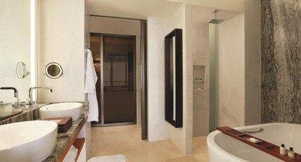 Park Hyatt Abu Dhabi Hotel and Villas Room Type - 1 King Bed