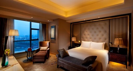 Hilton Nanjing Room Type - KING DELUXE SUITE