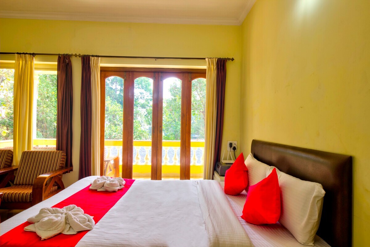 Sam Holiday Homes - Tap to explore photos