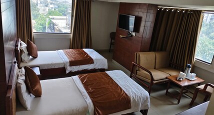 HOTEL APEX Room Type - DELUXE  ROOM (TWIN-BED) (unmarried couples and local`s not  allowed)