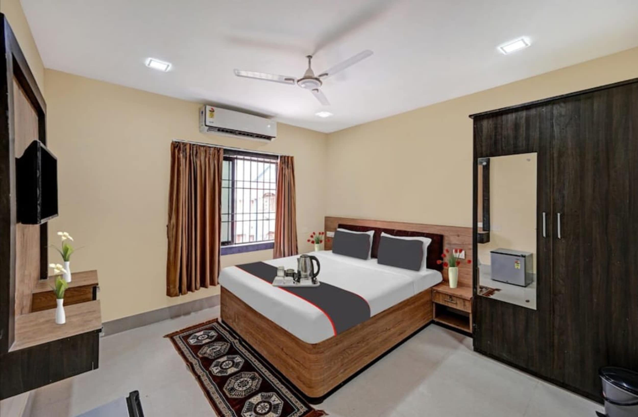 Moon Light Guest House KIIT - Tap to explore photos