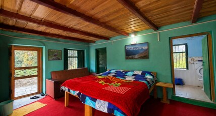 Joshi Cottage Room Type - Cozy Double Bedroom