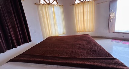 Red Bee Resort Vagamon Room Type - Double room with common balcony 