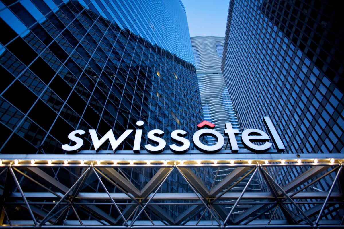 Swissotel Chicago - Tap to explore photos