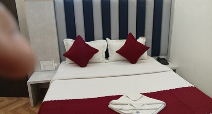 Hotel Dream Palace @ New Delhi Railway station Room Type - Super Deluxe  AC Room