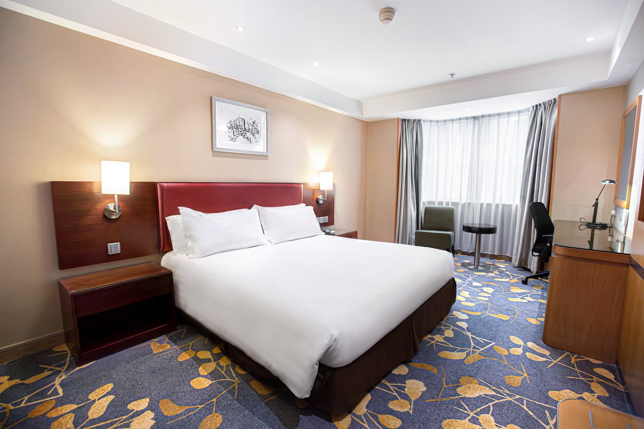 Holiday Inn Macau - Tap to explore photos