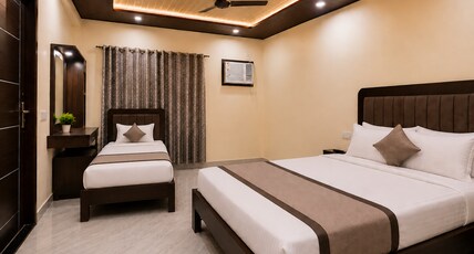 Shri Ram Janki Atithi Nivas Room Type - Triple Room with Shared Bathroom