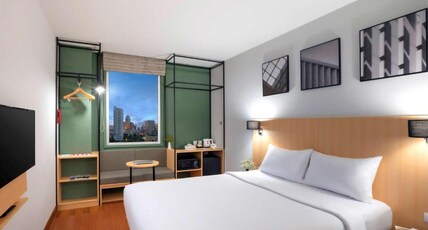 ibis Bangkok Sukhumvit 4 Room Type - Superior Room 1 Queen Bed ibis Bangkok Sukhumvit 4 Room Type - Superior Room 1 Queen Bed