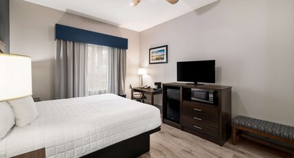 Best Western Plus Lake Dallas Inn & Suites Room Type - 1 King Bed, Non-Smoking, Flat Screen Television, Microwave And Refrigerator, High Speed Internet Acc Best Western Plus Lake Dallas Inn & Suites Room Type - 1 King Bed, Non-Smoking, Flat Screen Television, Microwave And Refrigerator, High Speed Internet Acc
