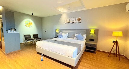 The Grand Raveta Room Type - Royal King Size Room with Bathtub