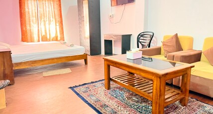 HOTEL SHANGAI Room Type - Deluxe King size Bed