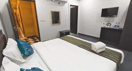 Hotel Jodhani Regency Room Type - Deluxe room