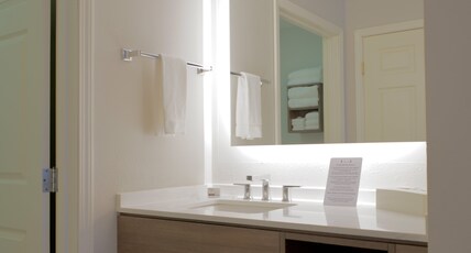 Staybridge Suites AKRON-STOW-CUYAHOGA FALLS Room Type - Studio Suite