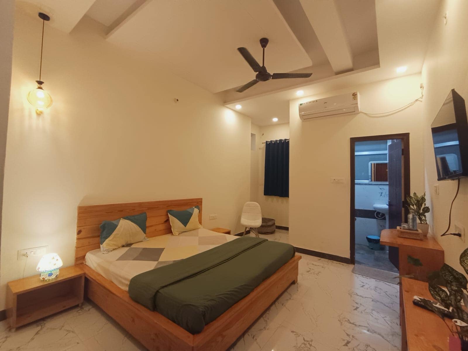Guru Homestay Rishikesh - Tap to explore photos