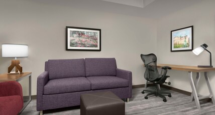 Hilton Garden Inn Raleigh Triangle Town Center Room Type - 1 KING BED JR SUITE