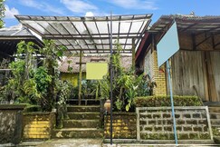 Hotel O Kampung Wisata Ekologi Puspa JagadNearGunung Kelud