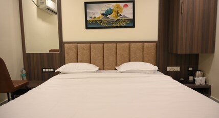 Hotel Soumya sarovar Room Type - DELUXE DOUBLE ROOM