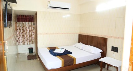 Hotel Prakash Park Room Type - Deluxe AC Room