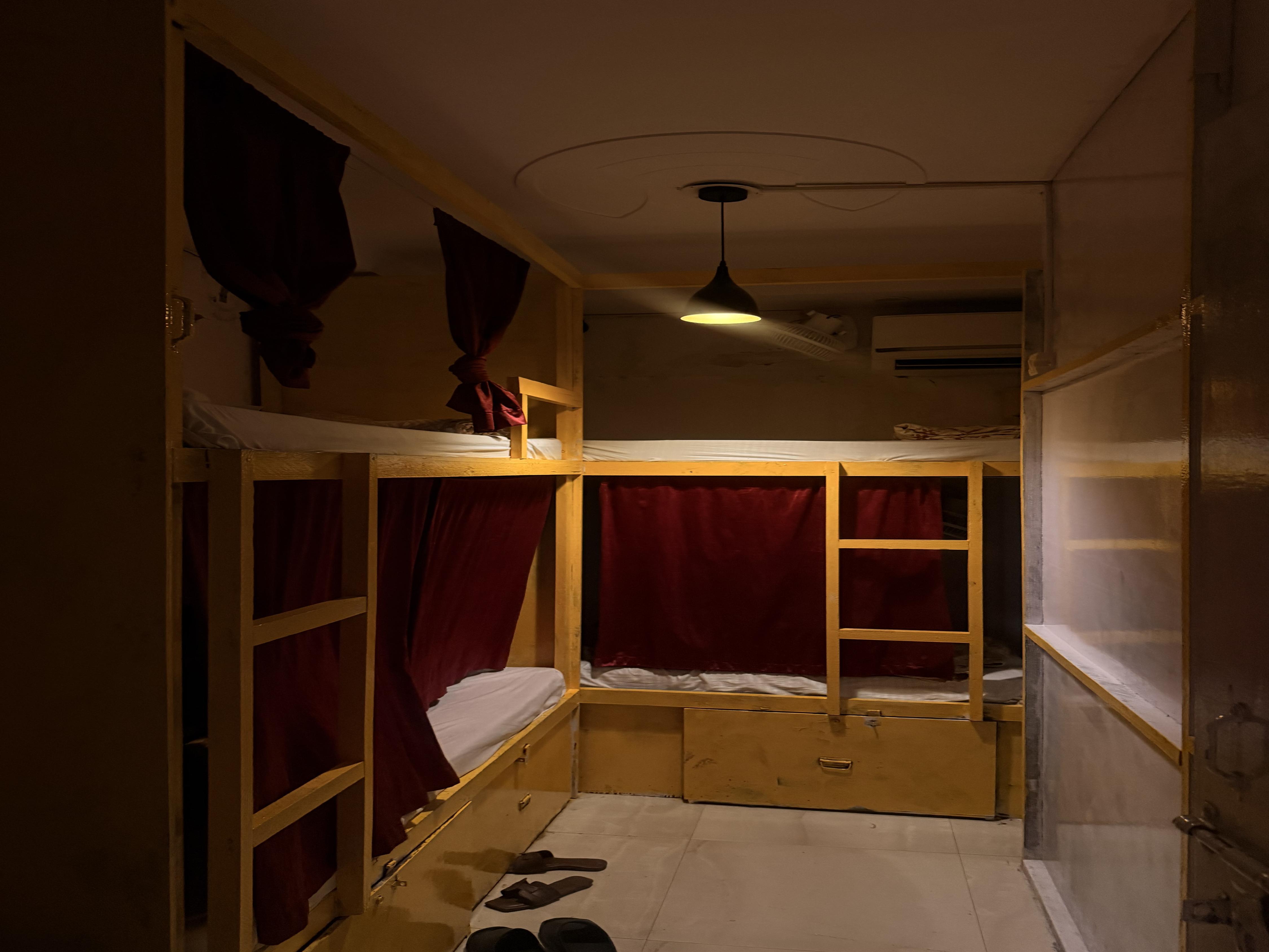 Cozy Inn Hostel Delhi - Tap to explore photos