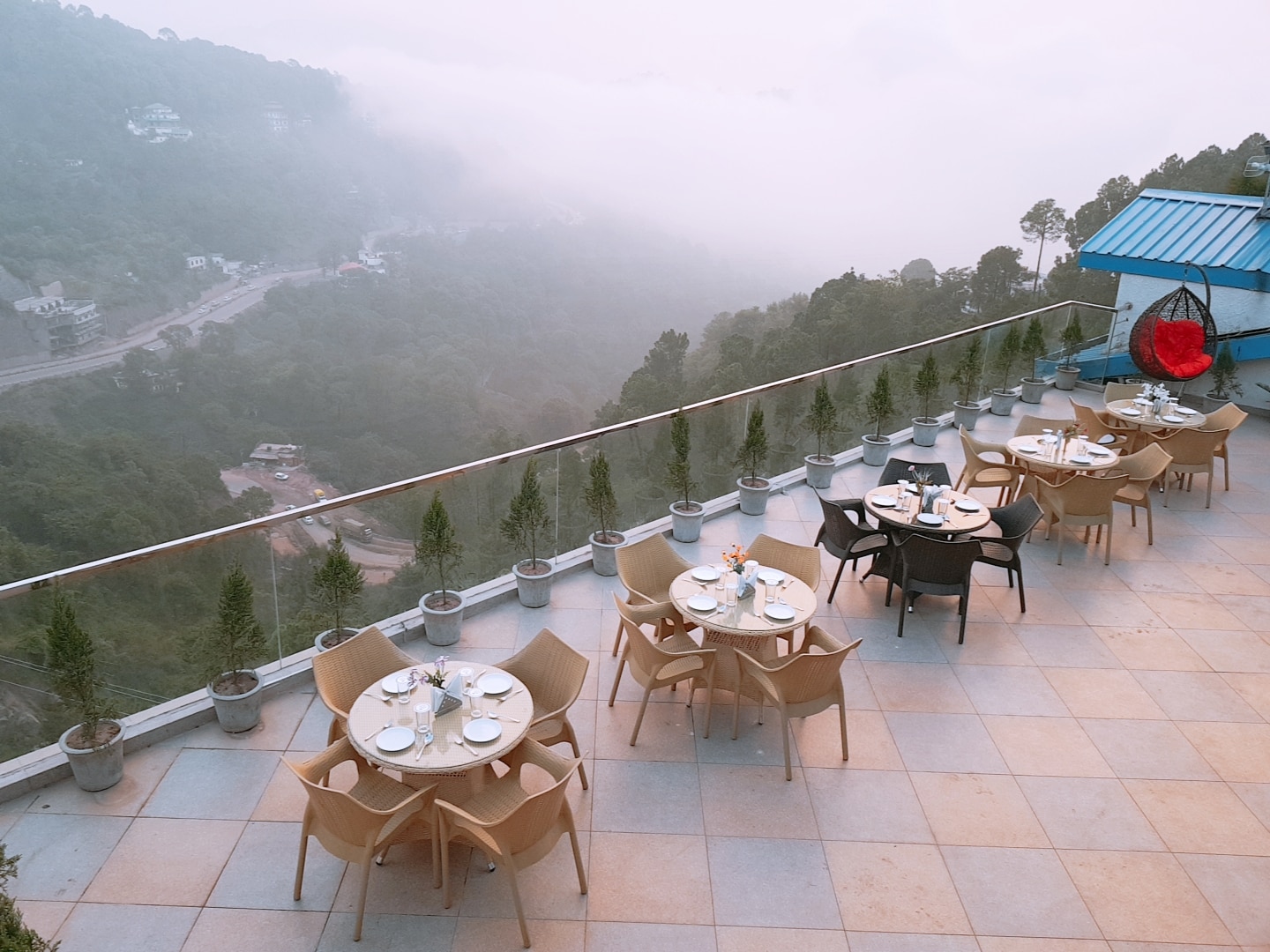 Kasauli Continental Resort - Tap to explore photos