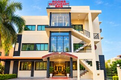 Address of HOTEL PALKHI