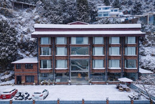 The Golden Feather at Mall Road (On-site Parking), Mussoorie
