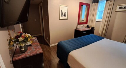 Royal Hotel Cardiff by Belvilla Room Type - Compact Double Room