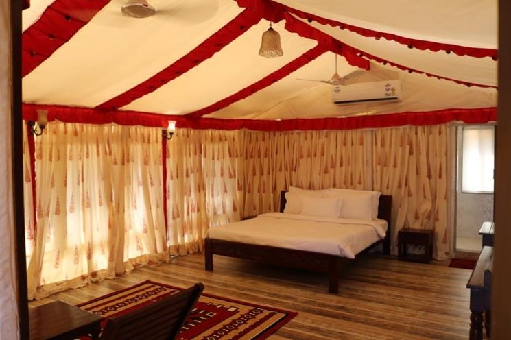 Devs Camp - Tap to explore photos