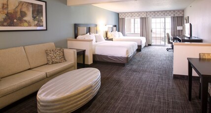 Holiday Inn Express Hotel & Suites-Saint Joseph Room Type - 2 Queen Standard Lake View