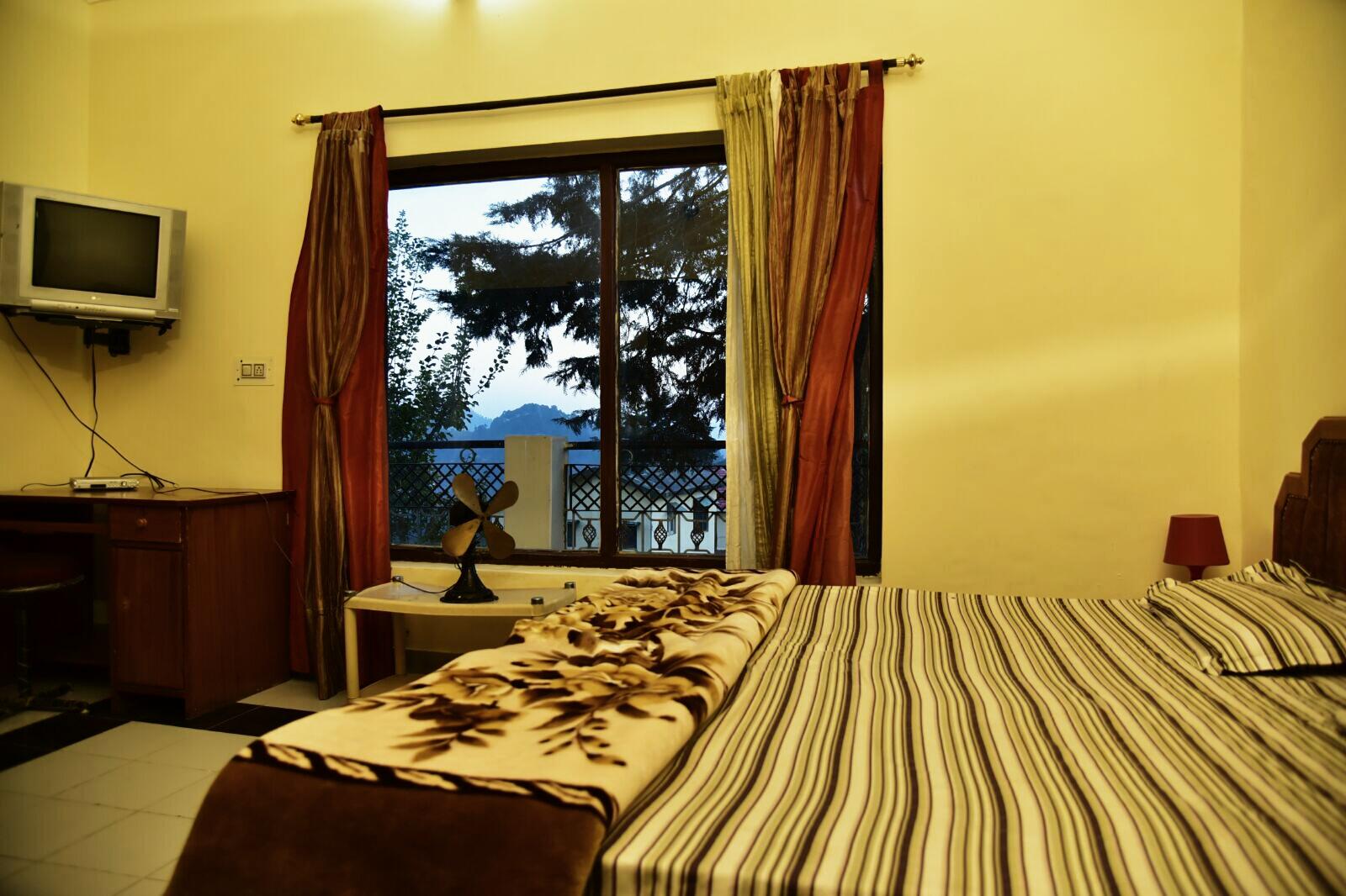 RENDEZVOUS : SEVEN MILESTONES - Tap to explore photos