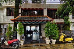 Pema Thang Guest House & Restaurant