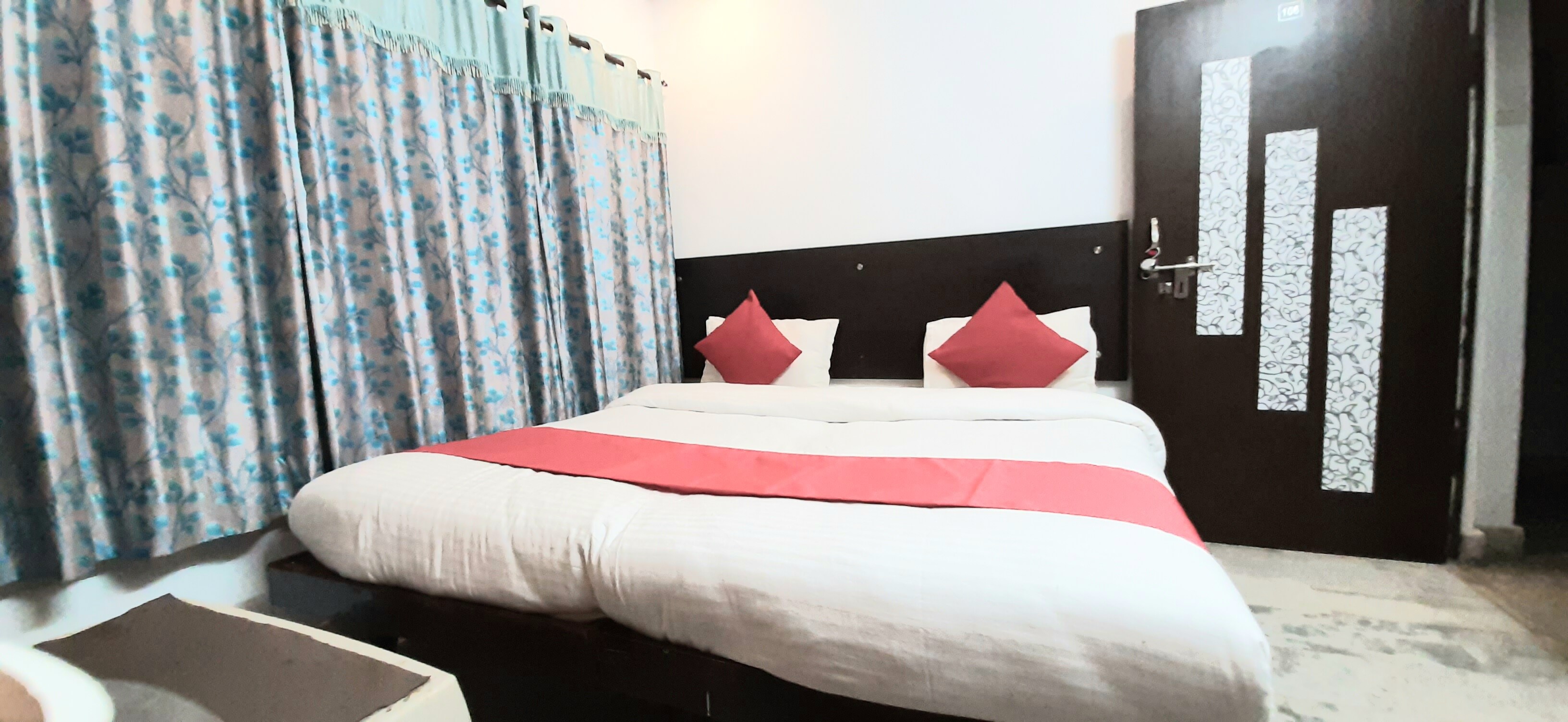 Hotel Katyani - Tap to explore photos