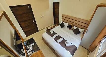 Prince BNB 2 min walk to Golden Temple Room Type - Deluxe AC Room