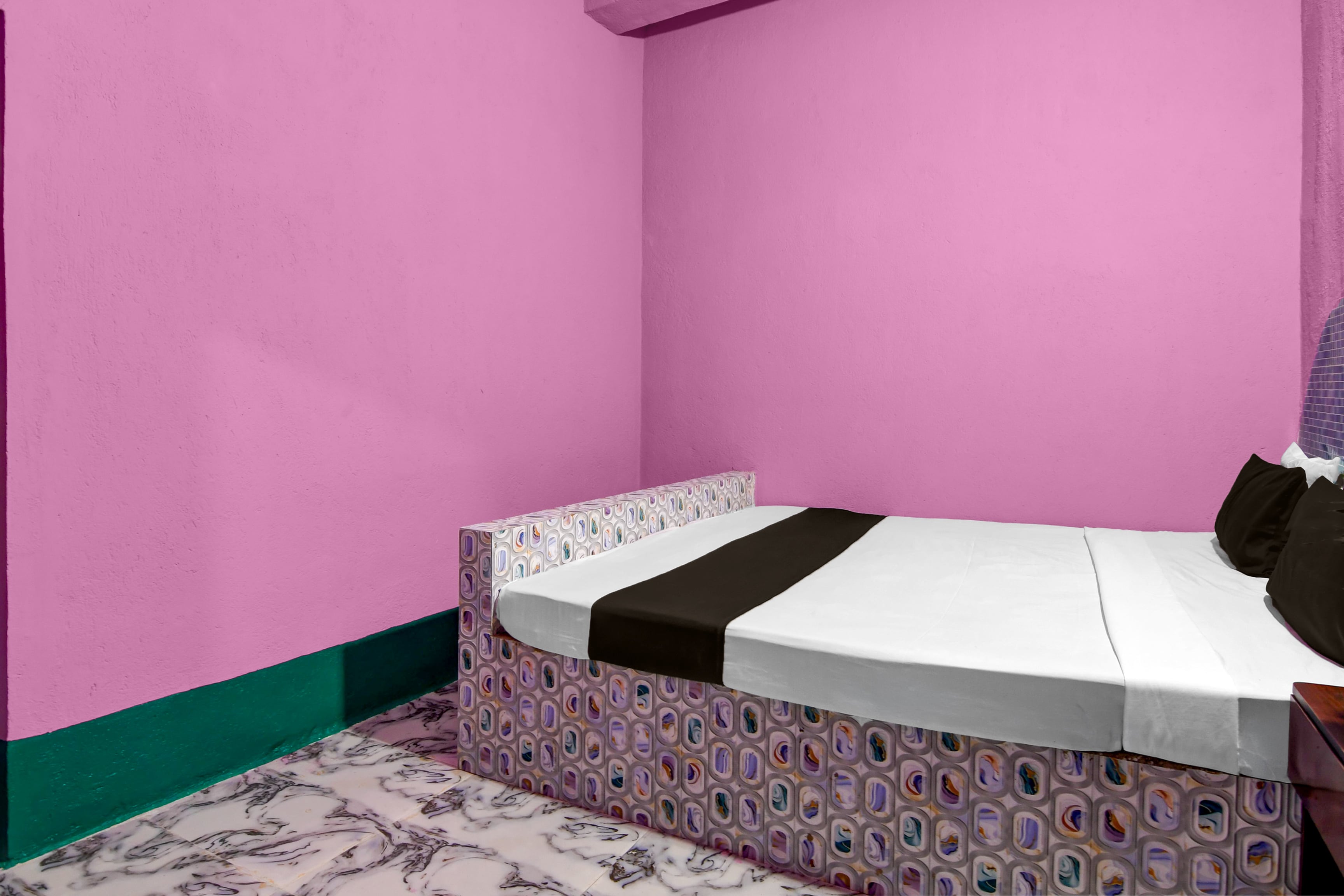 Spot On Niribili Guest House - Tap to explore photos
