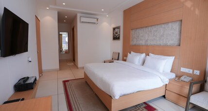 Annekaa Heights (Adjacent Chaar Dham Temple) Room Type - Suite Room