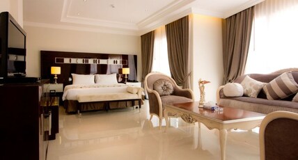 LK Royal Wing Hotel Room Type - Deluxe Room