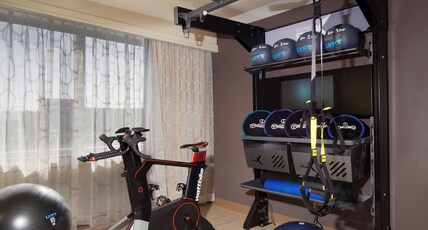 DoubleTree by Hilton El Paso Downtown Room Type - 1 KING BED FITNESS ROOM